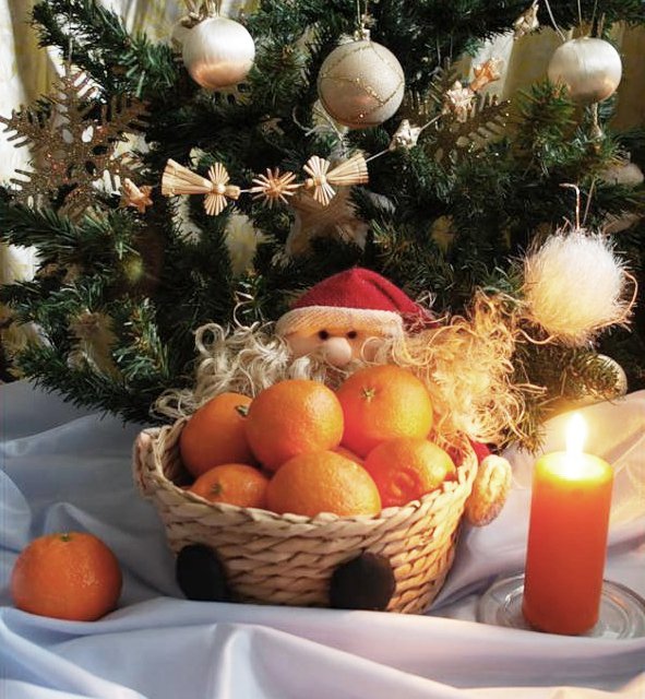 Поделки к Новому году из цветной бумаги — пошаговый мастер-класс как сделать мандаринку для елки.