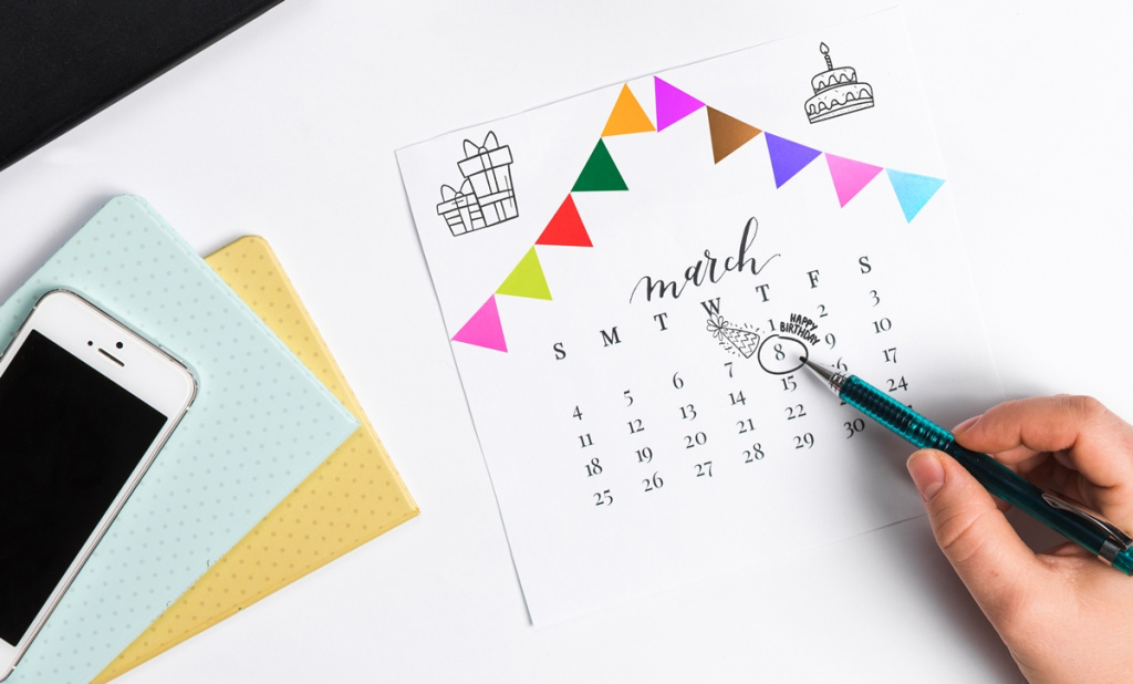 birthday-reminders-calendar-smartphone (1).jpg